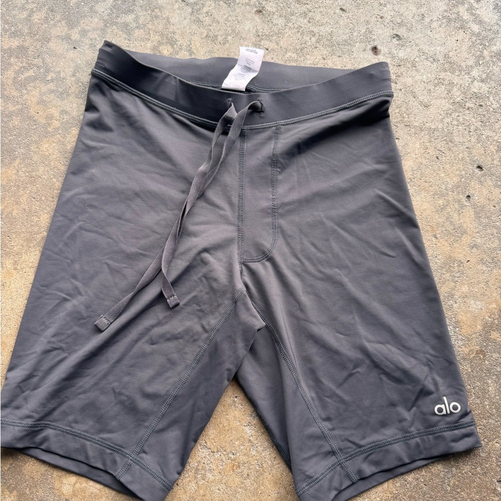 ALO Yoga grey women’s Athletic Shorts with Drawstring